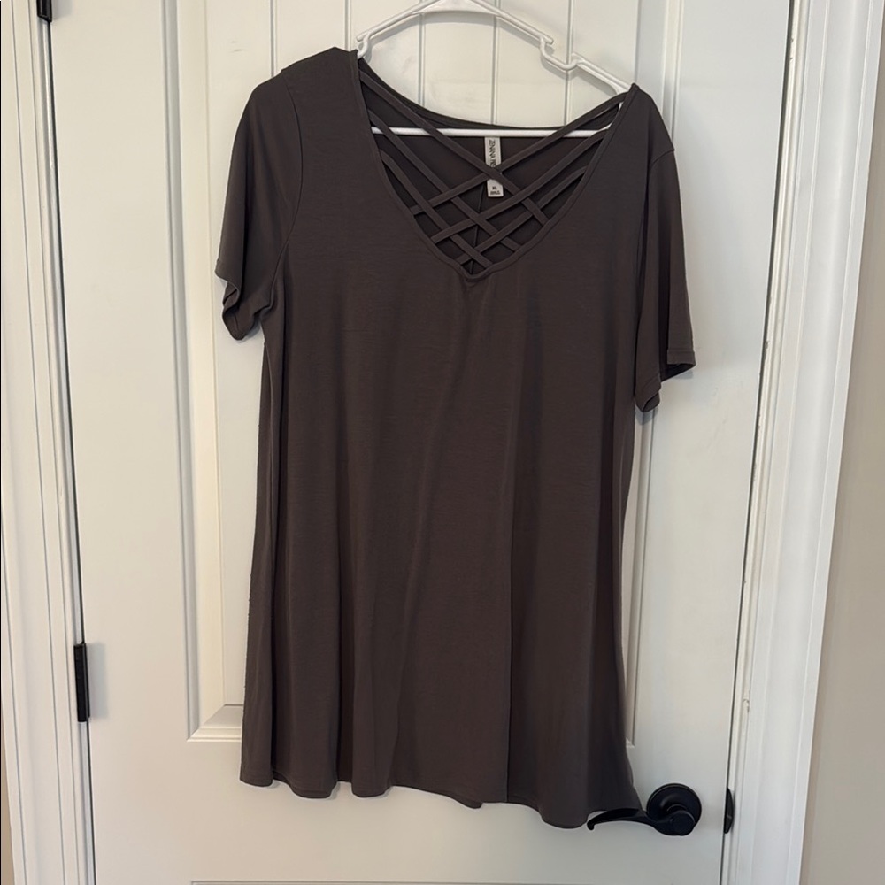 Zenana Outfitters Gray Relaxed Cut Out Short Sleeve Tee XL